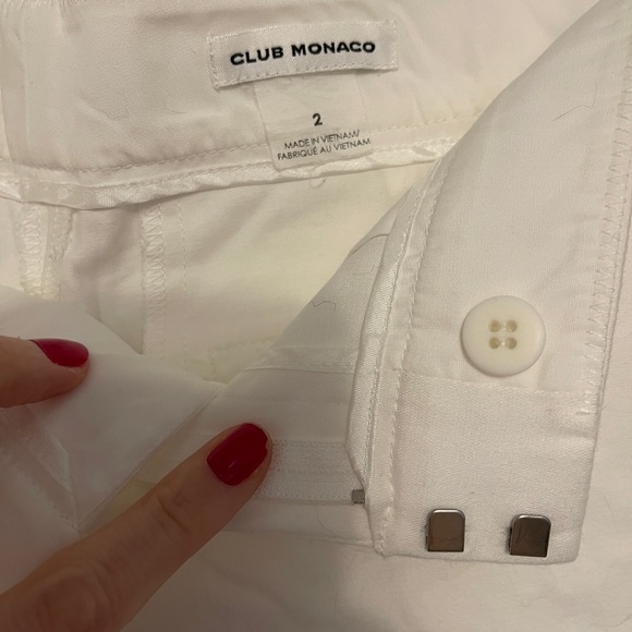 Scalloped white shorts - Picture 3 of 4